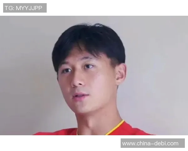 国足面临挑战申花双中卫受伤蒋圣龙骨裂将佩戴面具征战亚冠